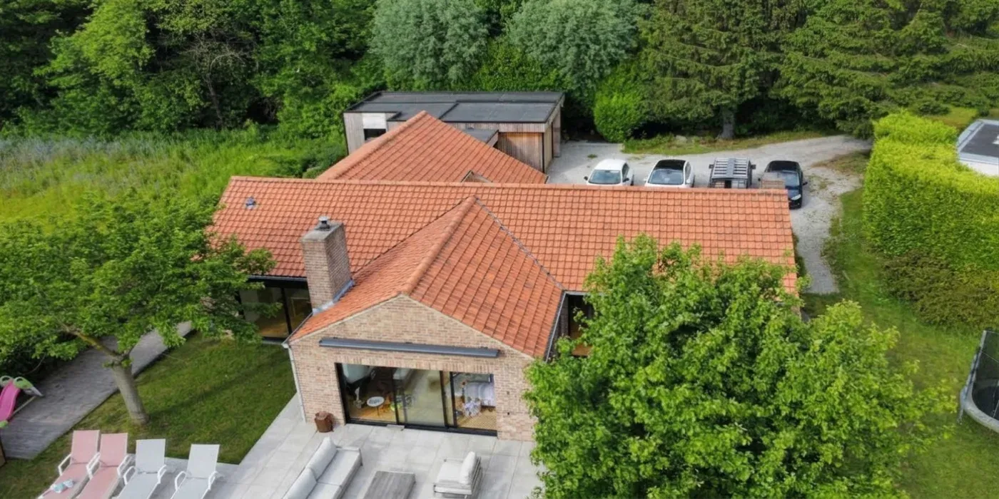 Nettoyage de tuiles dans l'Indre-et-Loire